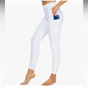 Women’s white yoga/ athletic pants